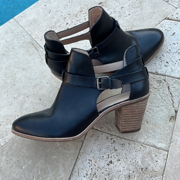 G H BASS & CO Sylvia Ankle Black Leather Bootie - Size 8 - Picture 7 of 9